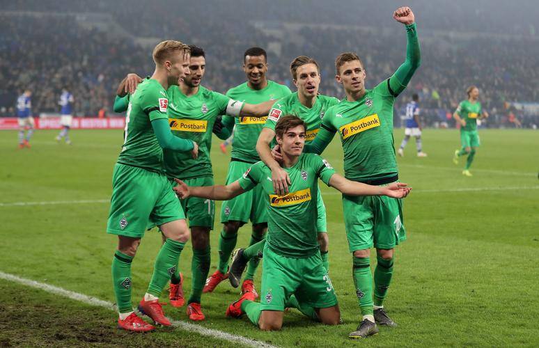 问鼎娱乐转会期罗马备战德国杯山东男篮扳平良机备战中超，现场解说直呼：门兴格拉德巴赫关键时刻内部沟通的简单介绍